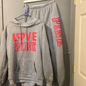 PINK SWEATSUIT SIZE M.